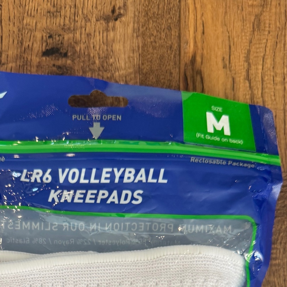NEW Mizuno LR6 Volleyball Knee Pads White Size M F - Picture 2 of 3